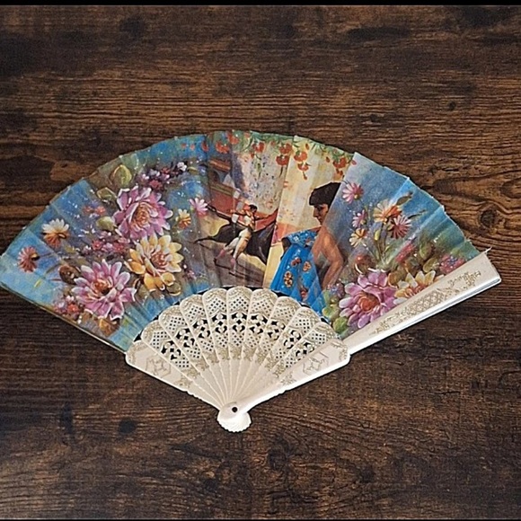 1990s Spanish Fabric Creme Colored Handheld Fan - Picture 2 of 12